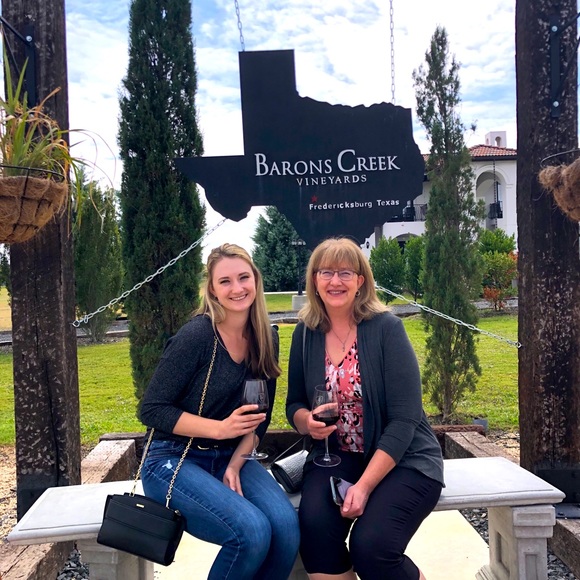 Meet your Posher, Katie - Picture 1 of 1